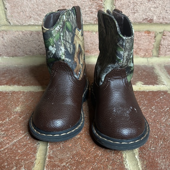 Garanimals Mossy Oak Camo Boots size 6 - Picture 2 of 4